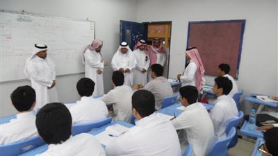 مدير تعليم جدة يزور مكتب الصفا وثانوية سهيل 