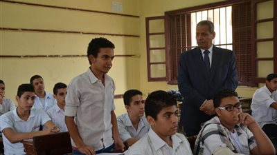 الهلالى:  توزيع النصاب القانونى للحصص علي المعلمين.. وعدم ربط تسليم الكتب بدفع الرسوم المدرسية