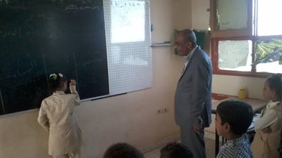 وكيل التعليم يتفقد مدارس ارمنت جنوب الأقصر