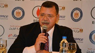 ردا على وقف السعودية شحنات البترول.. عبدالعزيز: 