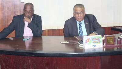  وكيل أول المعلمين يستعرض مع أعضاء فرعية شرق القاهرة ورؤساء لجانها عدد من الأمور النقابية