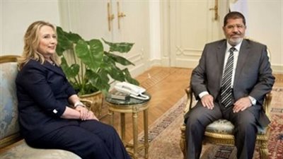 وثائق أمريكية تكشف تفاصيل لقاء «هيكلة الشرطة» بين كلينتون ومرسي