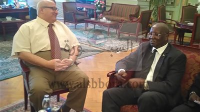 رئيس جامعة عين شمس يستقبل سفير دولة جنوب السودان