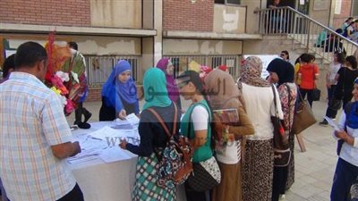 60 طالباً وطالبة لزيادة الوعي الصحي والنفسي فى الاحتفال باليوم العالمى بجامعة اسيوط