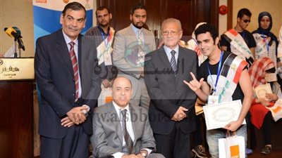 اورنچ مصر تكرم الطلبة المتفوقين من ذوي الإعاقة لعام 2015 - 2016