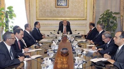 بالمستندات| ننشر نص قرار مجلس الوزراء برفع الدرجات المالية للعاملين بالدولة الذين أتموا درجاتهم حتى 30/6/2016