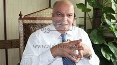 المهن التعليمية تنهى مشكلة المعلمين بمدرسة زهراء حلوان.. اعتذار ولى أمر الطالب فى طابور الصباح لمدير المدرسة والمعلمين