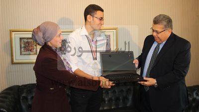 الشيحى يؤكد على دعم وتمكين الشباب خلال تكريمه للطالب المخترع محمد مصطفى