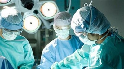 طبيبان يتشاجران داخل غرفة العمليات بمشارط الجراحة فى البحيرة