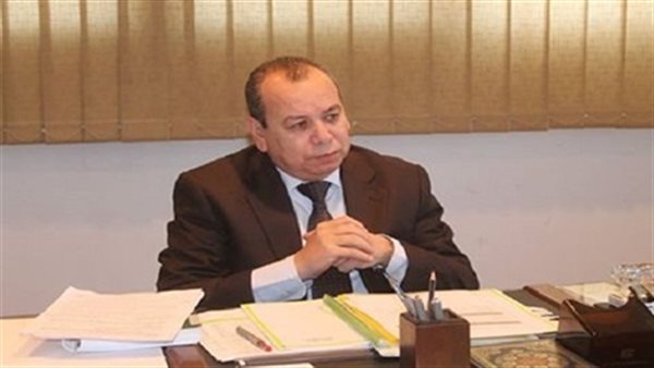 الدكتور إسماعيل عبد