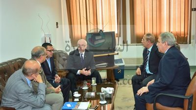 المركز الكندي لبحوث التنمية الدولية يشيد بجامعة أسيوط 