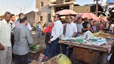 بالصور| محافظ أسيوط : تطوير سوق الباعة الجائلين بحي شرق لاستيعاب 250 بائع متجول