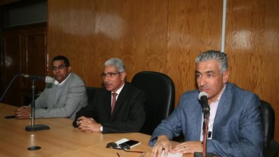 معوقات البحث العلمي بالجامعات العربية ندوة بجامعة جنوب الوداى