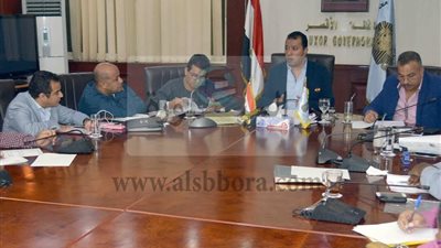 محافظ الاقصر يلتقى اعضاء مجلس النواب لبحث مشاكل المحافظة