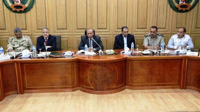 محافظ المنوفية يوجه بتشديد الرقابة على المواقف واليقظة التامة لحماية المنشأت