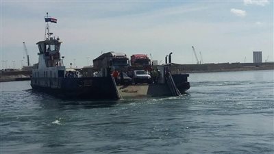 تصادم معديتين وسط المجرى الملاحى بشرق بورسعيد