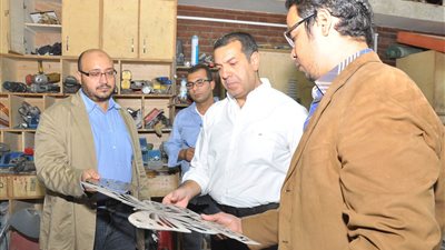 بالصور| محافظ أسيوط يزور وحدة نقل التكنولوجيا المتكاملة بالجامعة  