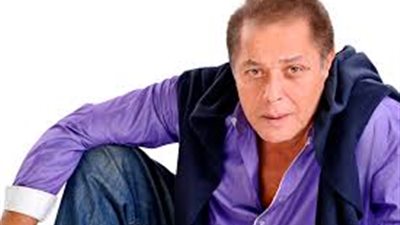 فيديو | محمود عبدالعزيز قبل وفاته : احنا لازم نشتغل ونبهر العالم ومشفق علي السيسي 