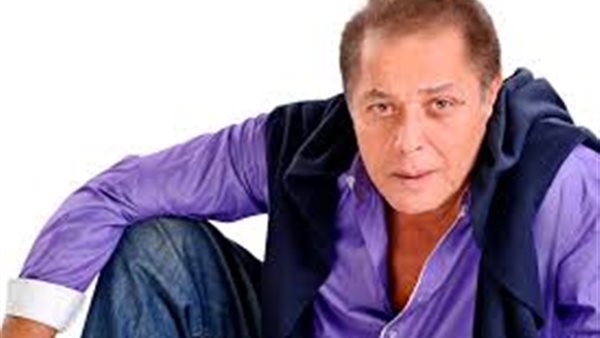 محمود عبدالعزيز