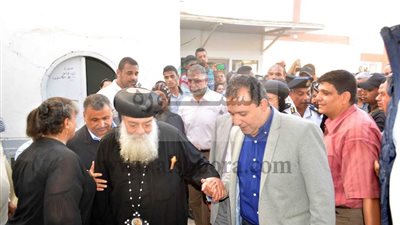 محافظ الاقصر ومدير الأمن يشاركان احتفالات مولد 