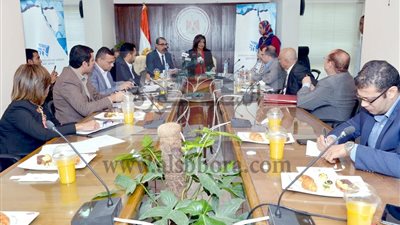 وزيرة الدولة للهجرة تتابع الاستعدادات للمؤتمر الوطني الأول للشباب، تحت شعار