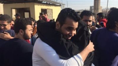 بالفيديو| خروج 82 شابا بالعفو الرئاسى من سجن طرة 