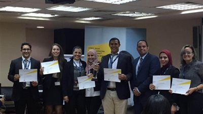 بالصور| طلاب المحاسبة في الجامعة الأمريكية يفوزون بمسابقة 