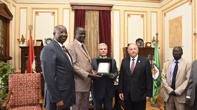 بالصور.. نصار يستقبل وزير التعليم العالي لدولة جنوب السودان لبحث التعاون المشترك فى المجالين التعليمى والبحثى