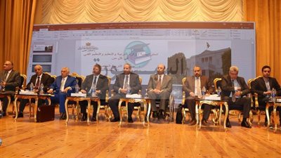 نقيب المعلمين: الاهتمام بالمعلم ورفع راتبه من أهم توصيات مؤتمر 