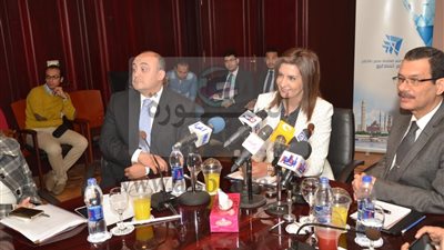 وزيرة الهجرة تبحث سبل تحقيق اقصى استفادة ممكنة من المؤتمر الوطنى لعلماء مصر بالخارج