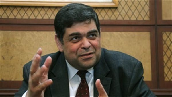 الدكتور اشرف حاتم