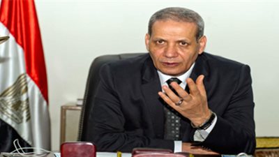 وزير الأوقاف: صرف 300 جنيه مكافأة مالية للعاملين بالوزارة بمناسبة المولد النبوي.. والمعلمون : لو عندنا وزير 