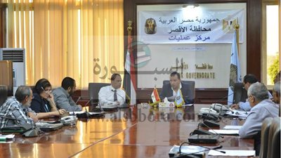 اجتماع لمحافظ الاقصر لبحث استغلال الممثى السياحى على النيل