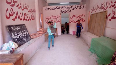 تعرف على كوارث التعليم فى عهد الهلالى.. هدم مدرسة باغوص منذ عامين.. والتلاميذ يتلقون دروسهم فى المضيفة.. وأولياء الأمور: اين هيئة الأبنية التعليمية؟ 