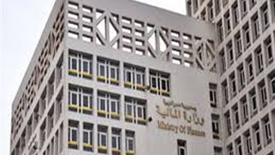 هل يتم حساب علاوة الـ 7% للموظف المرقى اعتبارا من اول يوليو على الاجر الوظيفي في 6/30 قبل علاوة الترقية؟ أم تحسب على الاجر الوظيفي بعد إضافة علاوة الترقية؟