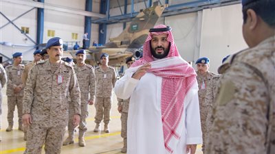 بالصور.. بن سلمان يتفقد برنامج تطوير مقاتلات التورنيدو السعودية