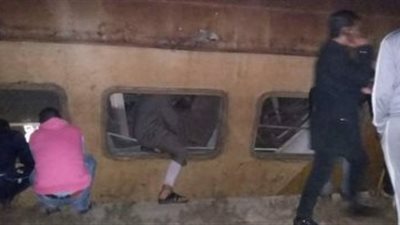 توقف حركة قطارات الصعيد بعد خروج عربتين محملتين بالبازلت عن القضبان بالمنيا