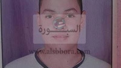 المحافظ ووكيل تعليم الإسماعيلية يشاركان فى تشييع جنازة الطالب المتوفى اثناء لعبه كرة القدم بالمدرسة  