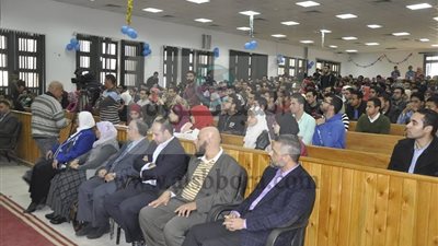 هندسة قناة السويس تكرم طلابها المتفوقين