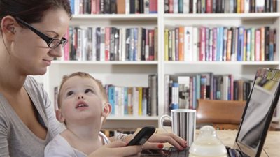 دراسة علمية : أبناء الامهات العاملات الاكثر تفوقا 