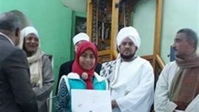 مريم بشارى طالبة مثالية بادارة البياضية التعليمية بالاقصر