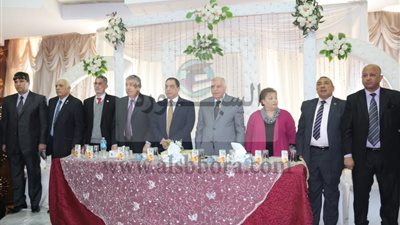 نقيب المعلمين يشارك فى ندوة 