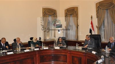 الهلالى يبحث مع أعضاء لجنة تطوير التعليم وضع الإطار العام والوثائق الفرعية للمناهج الجديدة