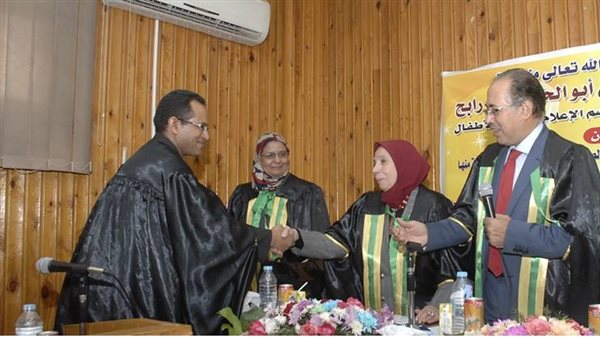 ابوالحمد بعد منحه