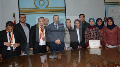 الهلالى يكرم الفائزين بدورة الألعاب البارالمبية بالبرازيل من العاملين بالتربية والتعليم.. وعددًا من الطلبة المتميزين