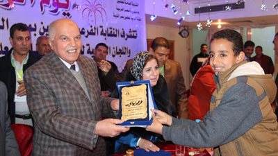 نقيب المعلمين: زيادة الميزة التأمينية للمعلمين إلى 17 ألف جنيه يناير 2017