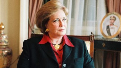 25 ديسمبر| جيهان السادات فى ضيافة جامعة عين شمس