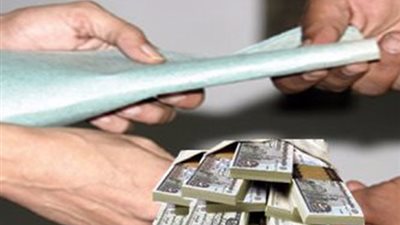 الرقابة الإدارية تضبط مهندسا بالإسكان أثناء تقاضيه رشوة