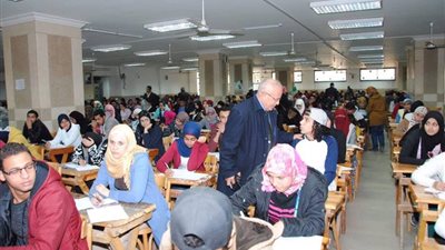 عميد حقوق عين شمس يتفقد لجان الامتحانات 