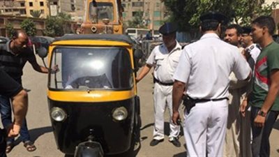 حملات مرورية بالمراكز والأحياء لتنفيذ قرار ترخيص مركبات التوك توك 
